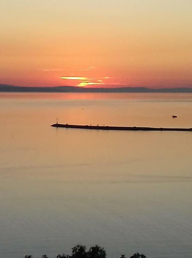 Cosy Sunset Apartment Omiš Exteriér fotografie